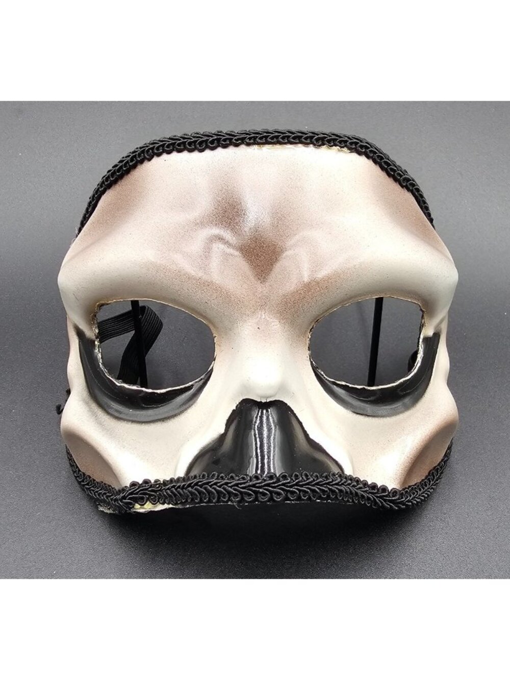 NWOT Adult Spirit Halloween Skull Ghost Half Mask Spooky Costume Eerie Phantom